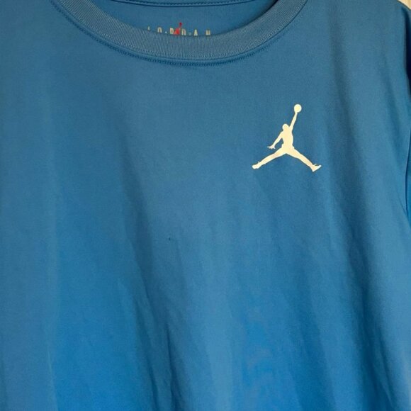 Baby Blue Jordan TShirt YXL - Picture 2 of 3